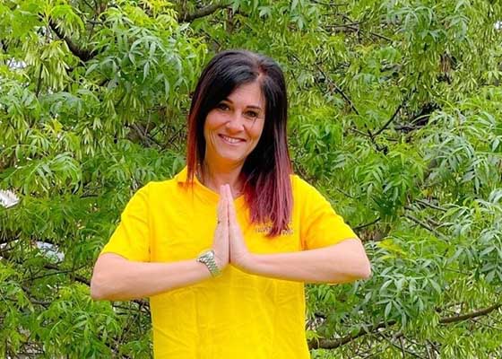 Image for article Une enseignante de Melbourne souhaite au Maître une joyeuse fête de la Mi-Automne : « Le Falun Dafa me donne rationalité et courage »