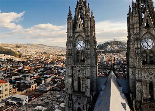 Image for article Des Équatoriens signent une pétition condamnant la persécution du Falun Dafa par le Parti communiste chinois