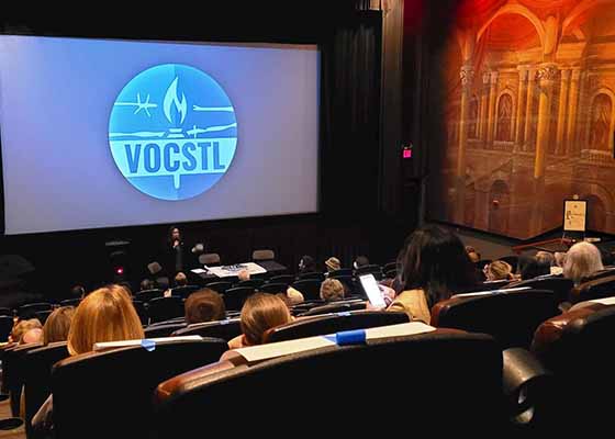 Image for article Des pratiquants de Falun Gong prennent la parole lors de la Journée de commémoration des victimes du communisme