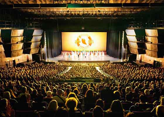 Image for article Les spectateurs de six États américains et de Paris apprécient la possibilité d’assister à la renaissance de la civilisation chinoise grâce à Shen Yun