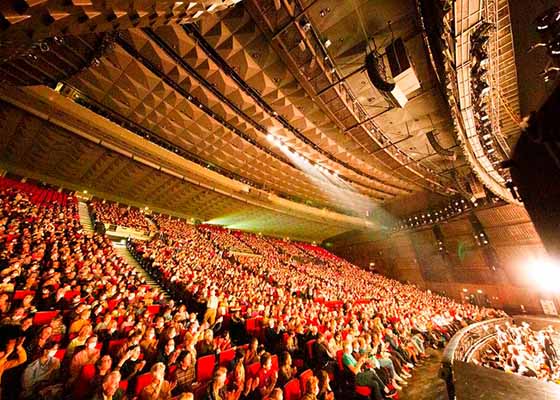 Image for article À Londres, à Paris et aux États-Unis, les spectateurs apprécient l’art et la profondeur de Shen Yun : « Incroyablement bon »