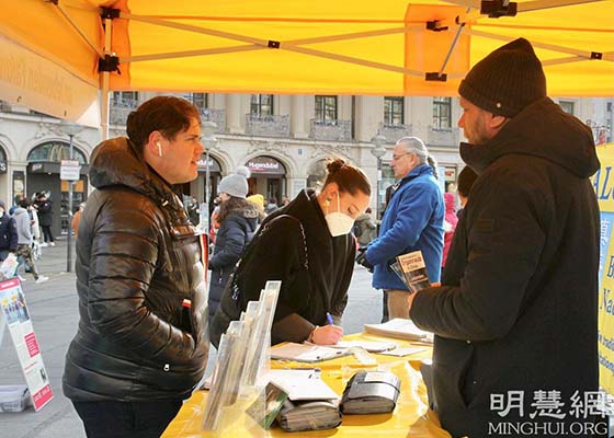 Image for article Toronto : Un rassemblement pour célébrer les 390 millions de personnes qui ont démissionné du Parti communiste chinois