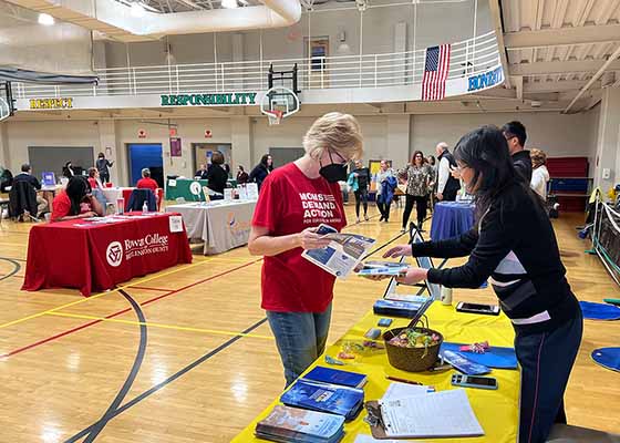 Image for article New Jersey : Le Falun Dafa accueilli à la foire des ressources communautaires