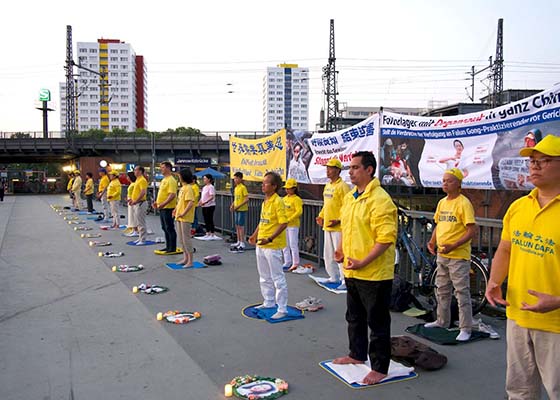 Image for article Des manifestations pacifiques contre les vingt-trois années de persécution ont eu lieu devant l’ambassade de Chine et les consulats chinois de toute l’Allemagne