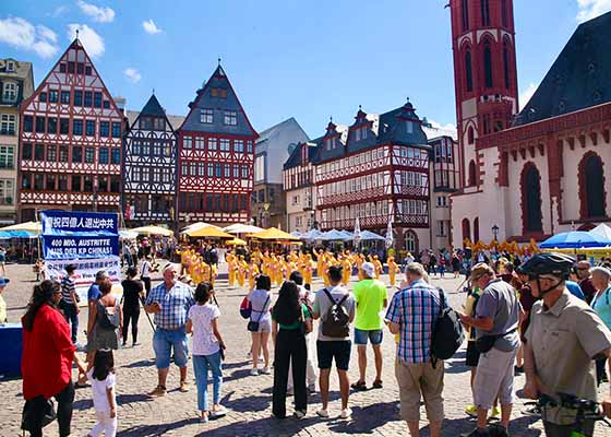 Image for article Francfort, Allemagne : Des dignitaires félicitent les 400 millions de personnes qui ont démissionné des organisations du Parti communiste chinois