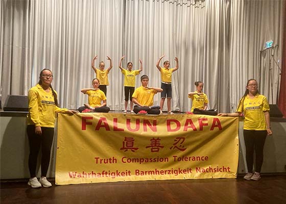 Image for article Allemagne : Les enfants apprennent à mettre en pratique Authenticité-Bienveillance-Tolérance lors du camp d’été de Minghui