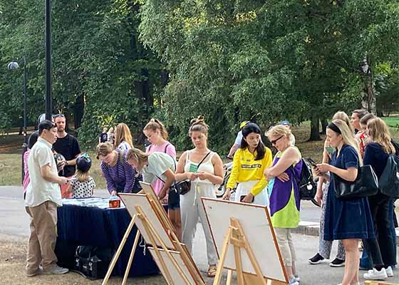 Image for article Helsinki, Finlande : Présenter le Falun Gong au Festival Nuit des arts