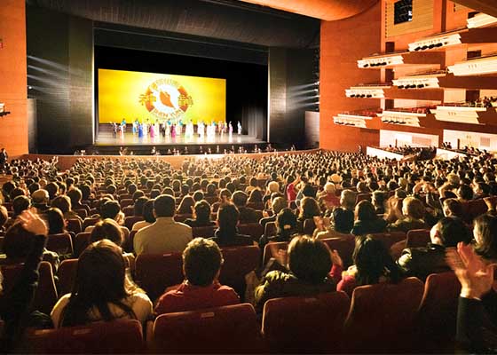 Image for article Shen Yun conclut sa tournée dans dix villes du Japon : « Une grâce accordée par les êtres divins »