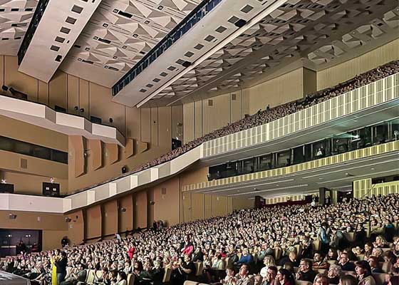 Image for article Shen Yun inspire le public au Danemark, en Espagne, en République tchèque, au Canada et aux États-Unis : « Amène le public à rechercher la vérité »