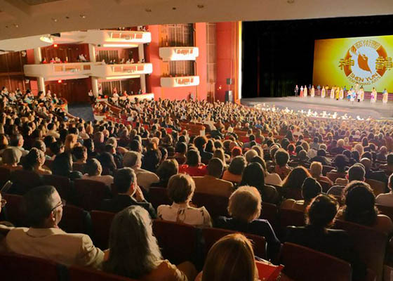 Image for article Les spectateurs de Suisse, du Canada et des États-Unis ont été touchés par Shen Yun : « Une culture traditionnelle avec une énorme puissance artistique » 