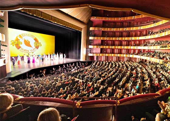 Image for article Les spectateurs d’Israël, de Nouvelle-Zélande, d’Italie, de France, du Royaume-Uni et des États-Unis apprécient Shen Yun : « S’il vous plaît, ramenez Shen Yun chaque année »