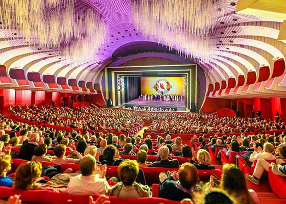 Image for article Shen Yun impressionne le public en Nouvelle-Zélande, en Italie, en France, au Royaume-Uni et aux États-Unis : « C’est un chef-d’œuvre ! »