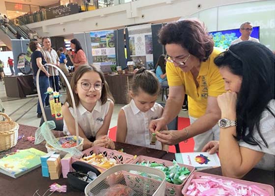 Image for article Roumanie : Des jeunes font l’éloge des valeurs du Falun Dafa lors d’une activité à Iasi