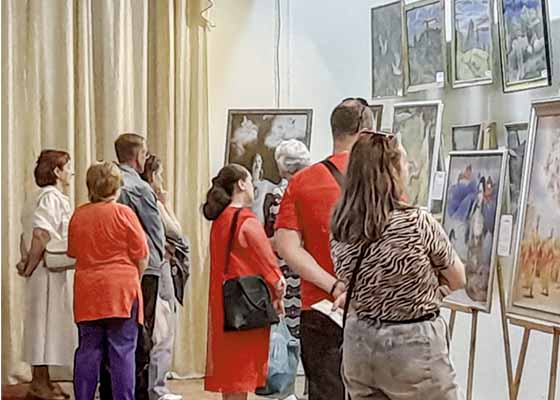 Image for article Bataysk, Russie : L’exposition internationale L’Art de Zhen-Shan-Ren émeut plus d’un visiteur aux larmes