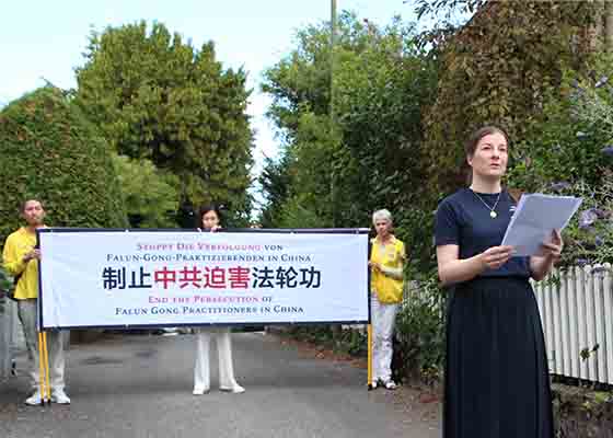 Image for article Suisse : Des élus soutiennent les efforts visant à mettre fin à la persécution lors des activités à Berne