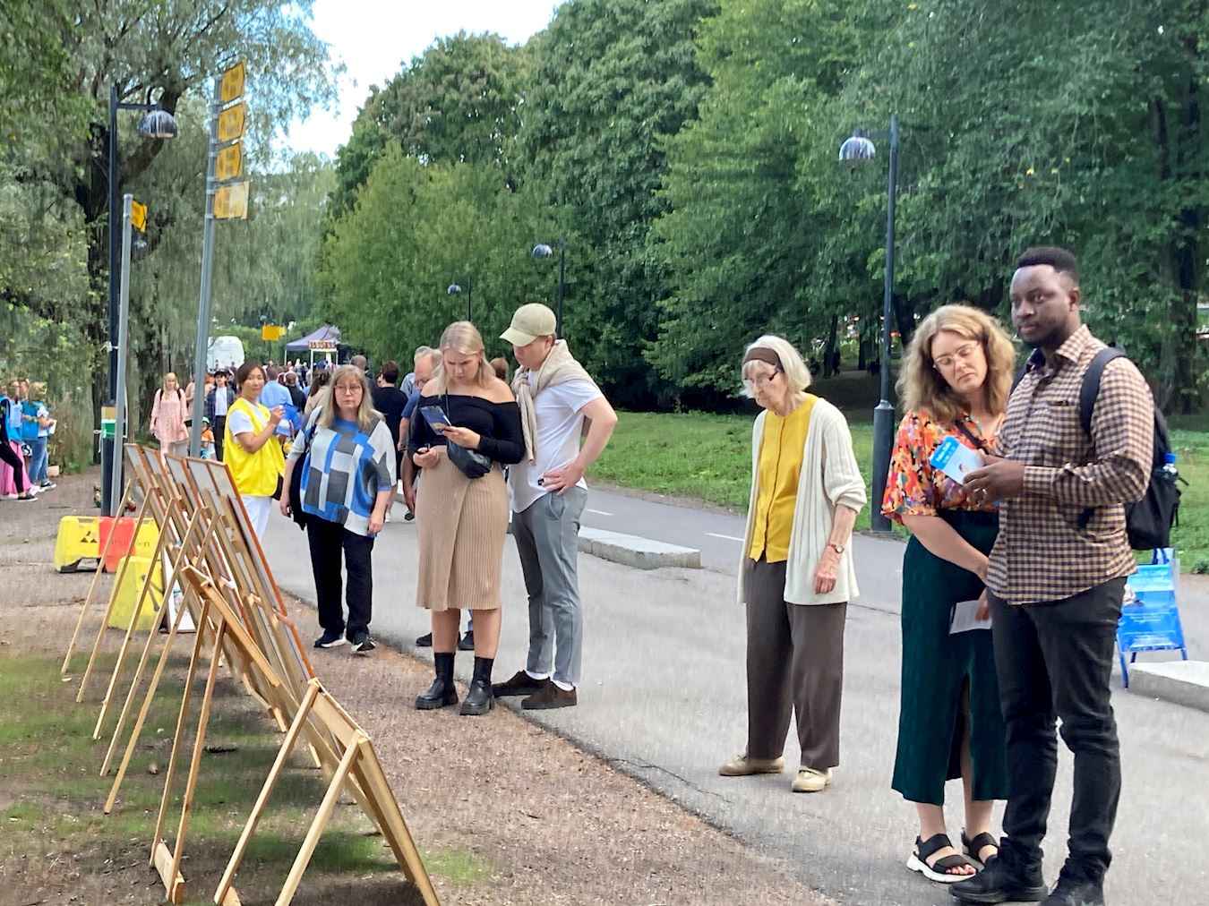 Image for article Finlande : Une exposition d’affiches sur le thème « Arrêtez les prélèvements forcés d’organes » est tenue à Helsinki