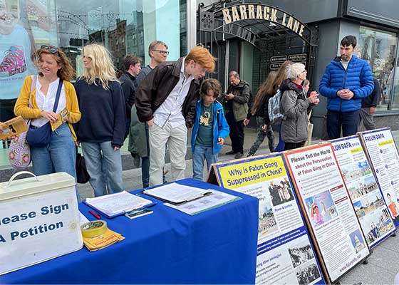 Image for article Irlande : Présentation du Falun Dafa au festival Rose of Tralee