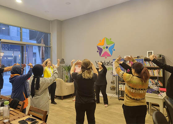 Image for article Turquie : Les gens ressentent l’énergie positive du Falun Dafa lors de deux ateliers à Istanbul