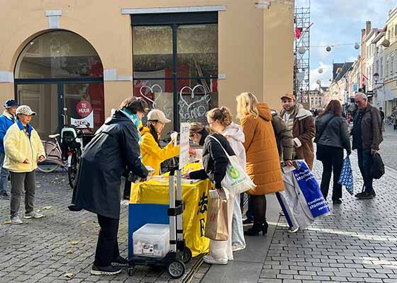Image for article Pays-Bas : De nombreuses personnes signent la pétition pour que cesse la persécution