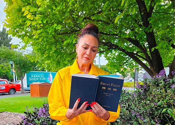 Image for article Australie : Une propriétaire de salon de coiffure qui pratique le Falun Dafa