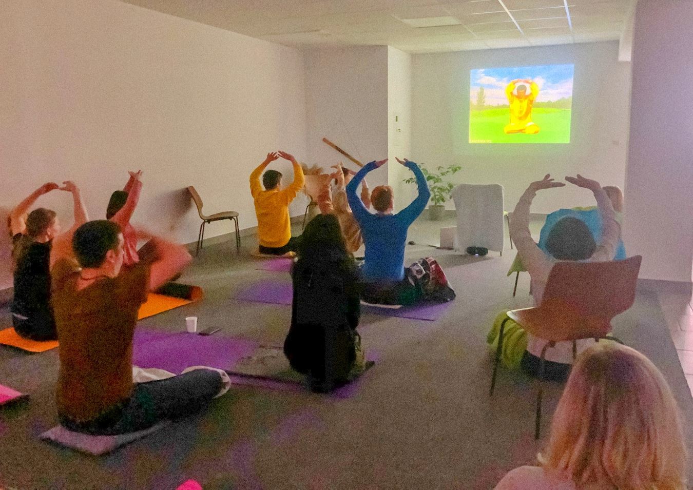 Image for article Ukraine : Des personnes bénéficient d’un cours d’initiation au Falun Dafa