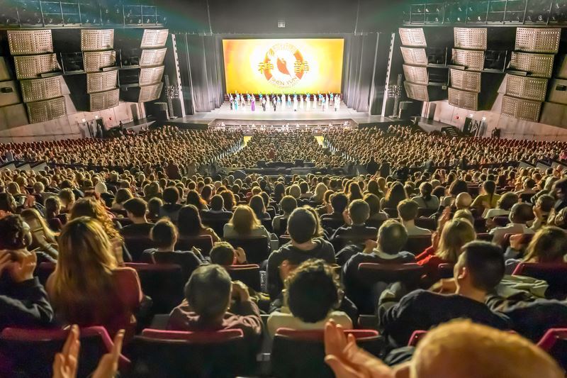 Image for article Shen Yun captive les publics tchèque, français, allemand, australien et américain : « Une production extraordinaire »